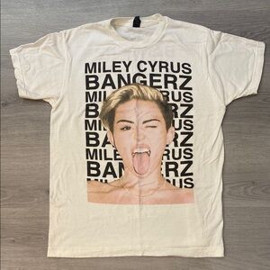 2000’s Graphic Tee Miley Cyrus Tour